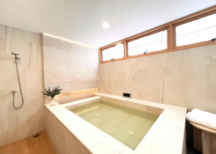 Onsen Wellness Retreat House *